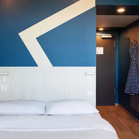 Hotel Ibis Budget Airport *