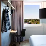 Hotel Ibis Budget Airport *