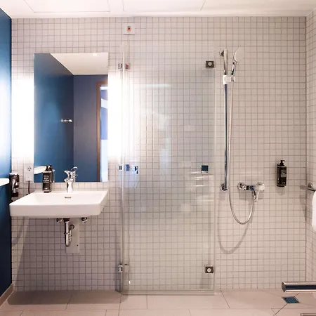 Ibis Budget Airport Hotel *