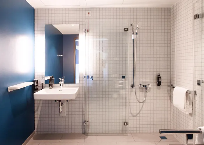 Ibis Budget Airport מלון *