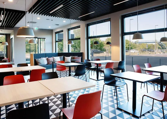 Ibis Budget Airport *