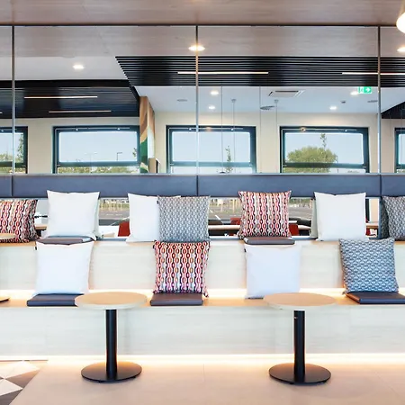 Hotell Ibis Budget Airport *